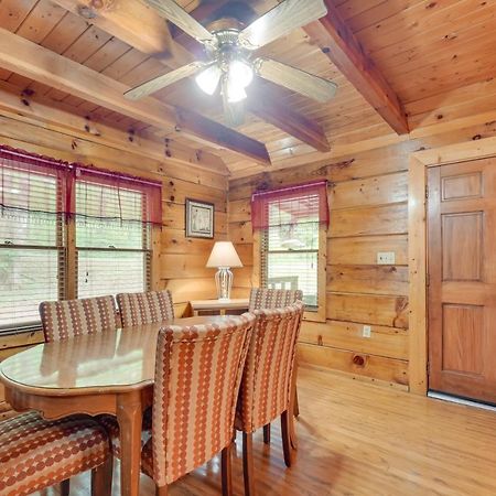 Cabin With Hot Tub About 6 Mi To Downtown Gatlinburg! Luaran gambar