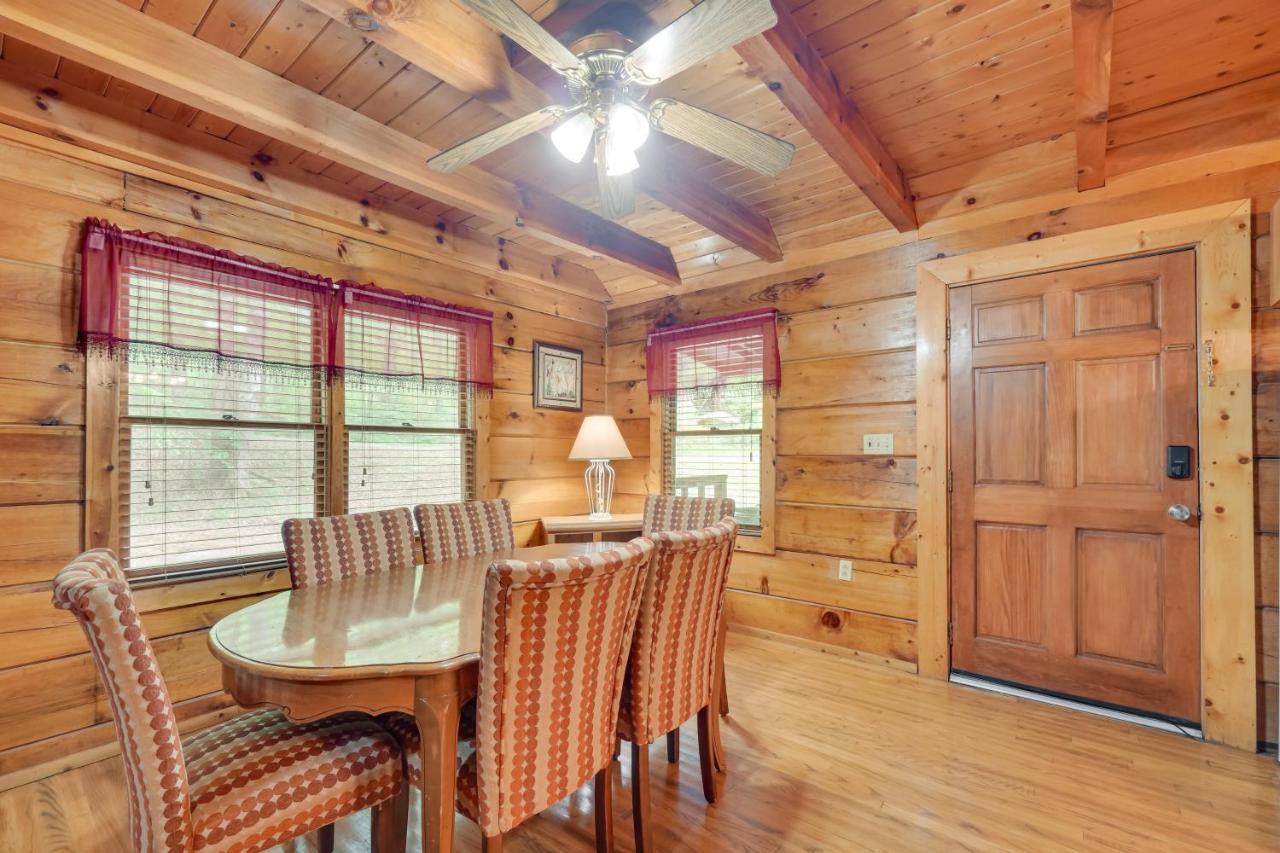 Cabin With Hot Tub About 6 Mi To Downtown Gatlinburg! Luaran gambar