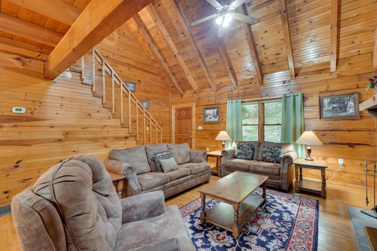 Cabin With Hot Tub About 6 Mi To Downtown Gatlinburg! Luaran gambar