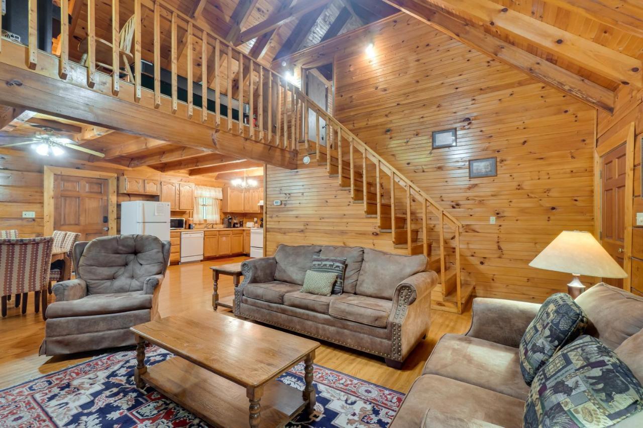Cabin With Hot Tub About 6 Mi To Downtown Gatlinburg! Luaran gambar
