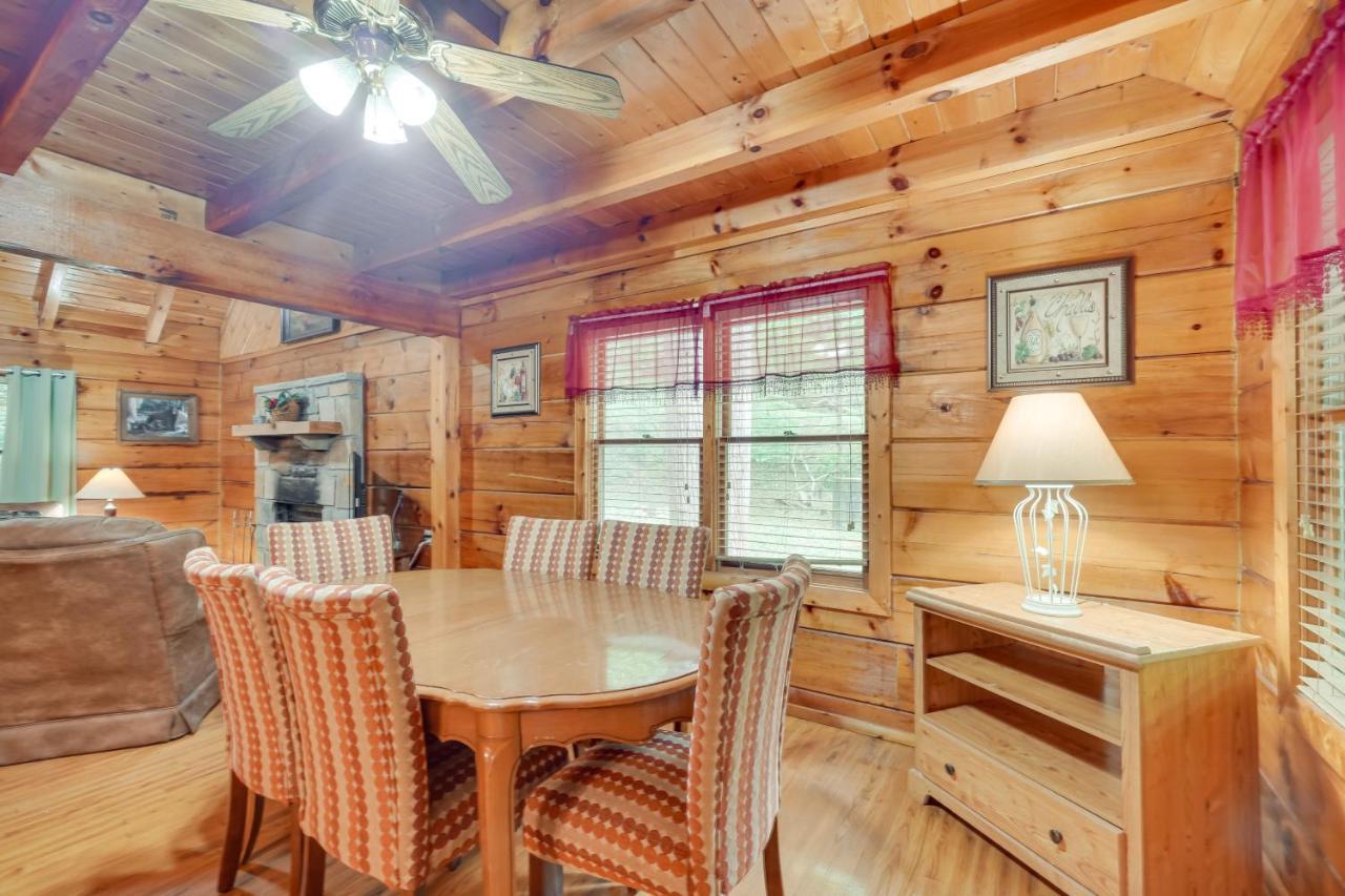 Cabin With Hot Tub About 6 Mi To Downtown Gatlinburg! Luaran gambar