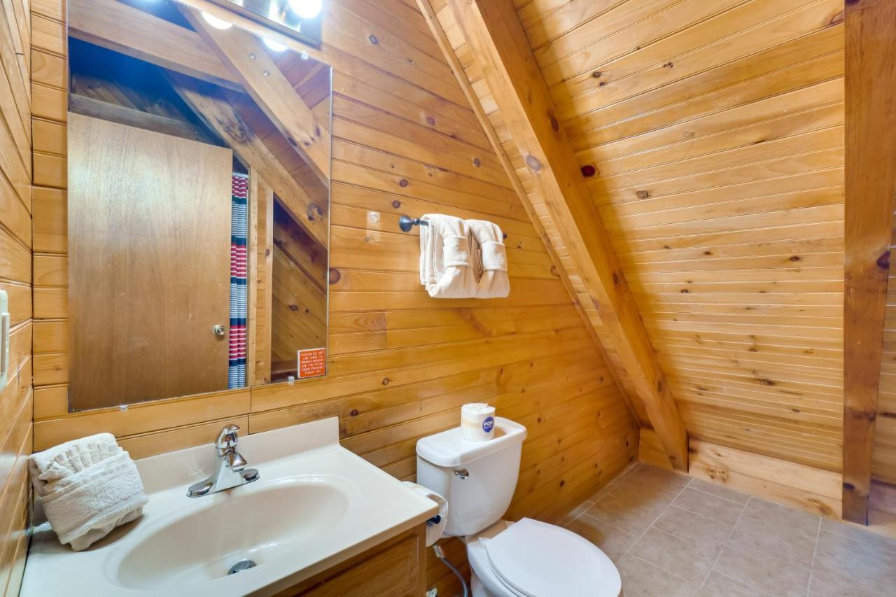 Cabin With Hot Tub About 6 Mi To Downtown Gatlinburg! Luaran gambar
