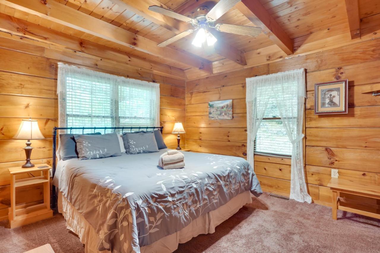 Cabin With Hot Tub About 6 Mi To Downtown Gatlinburg! Luaran gambar