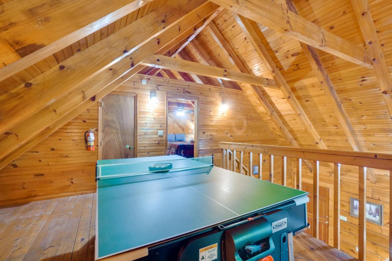 Cabin With Hot Tub About 6 Mi To Downtown Gatlinburg! Luaran gambar