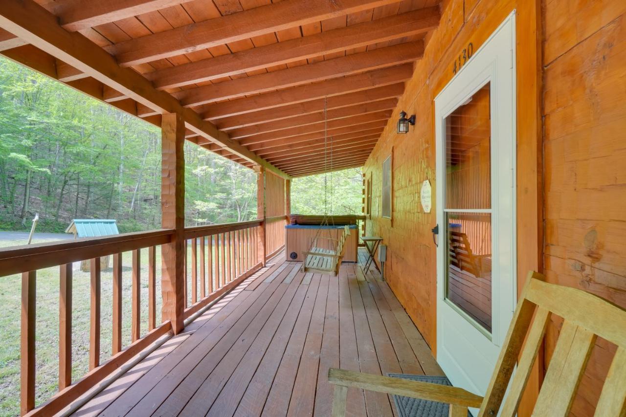 Cabin With Hot Tub About 6 Mi To Downtown Gatlinburg! Luaran gambar